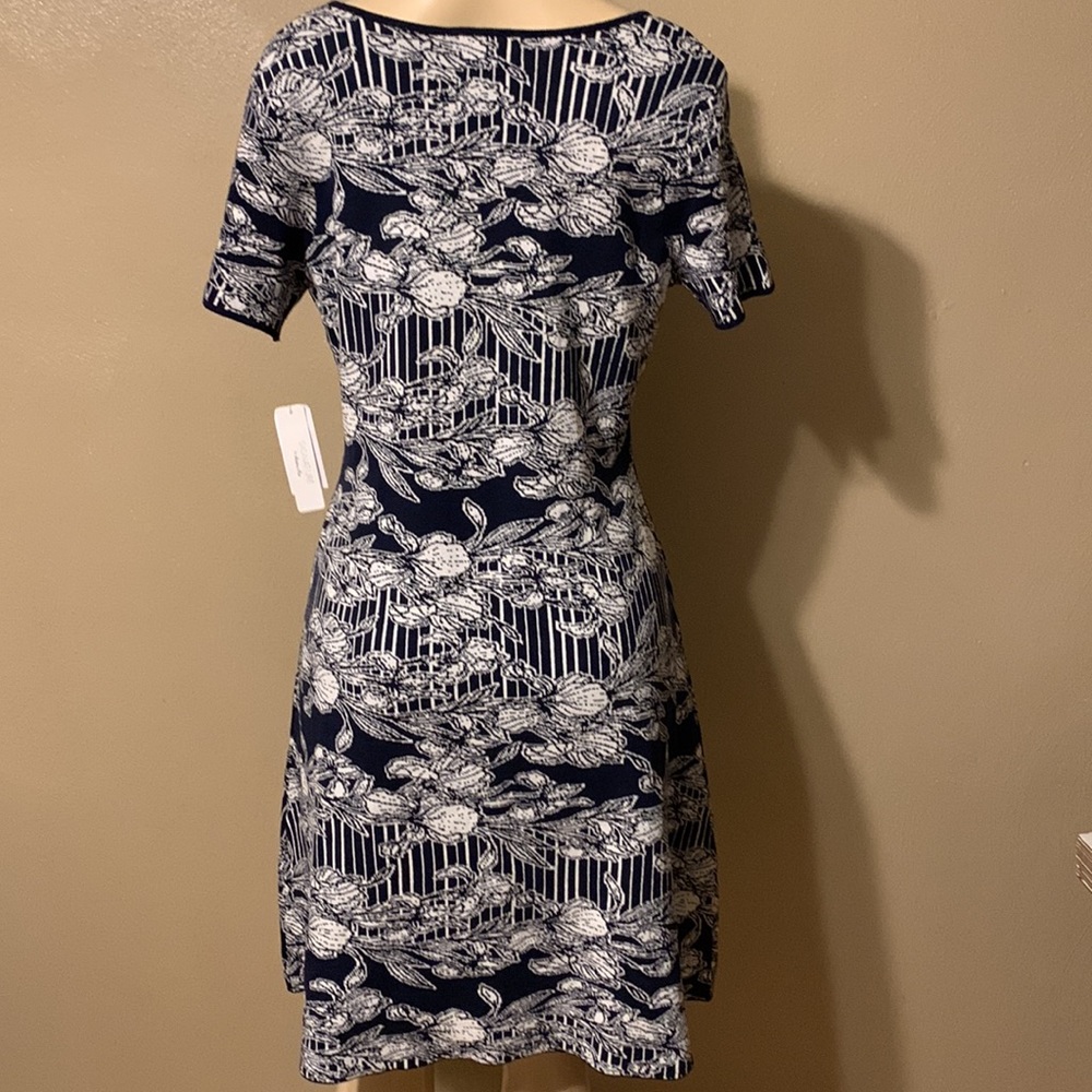 Signature by Robbie size M Sweater Dress navy white floral knit - Picture 3 of 5
